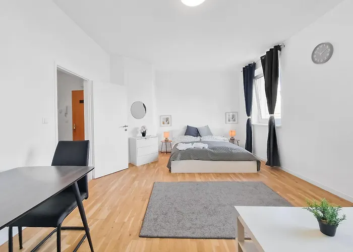 Stockerau Comfort Studio 1 Bedroom For 2